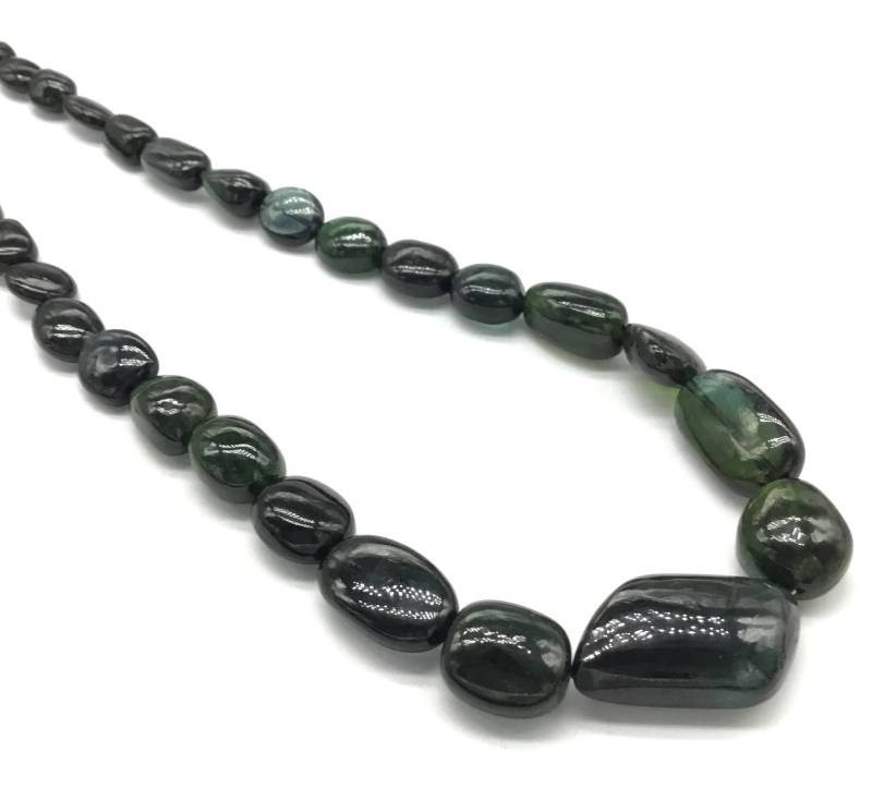 Grüner Turmalin Uni Tumble Natur Edelstein Halskette von Prismaticgems