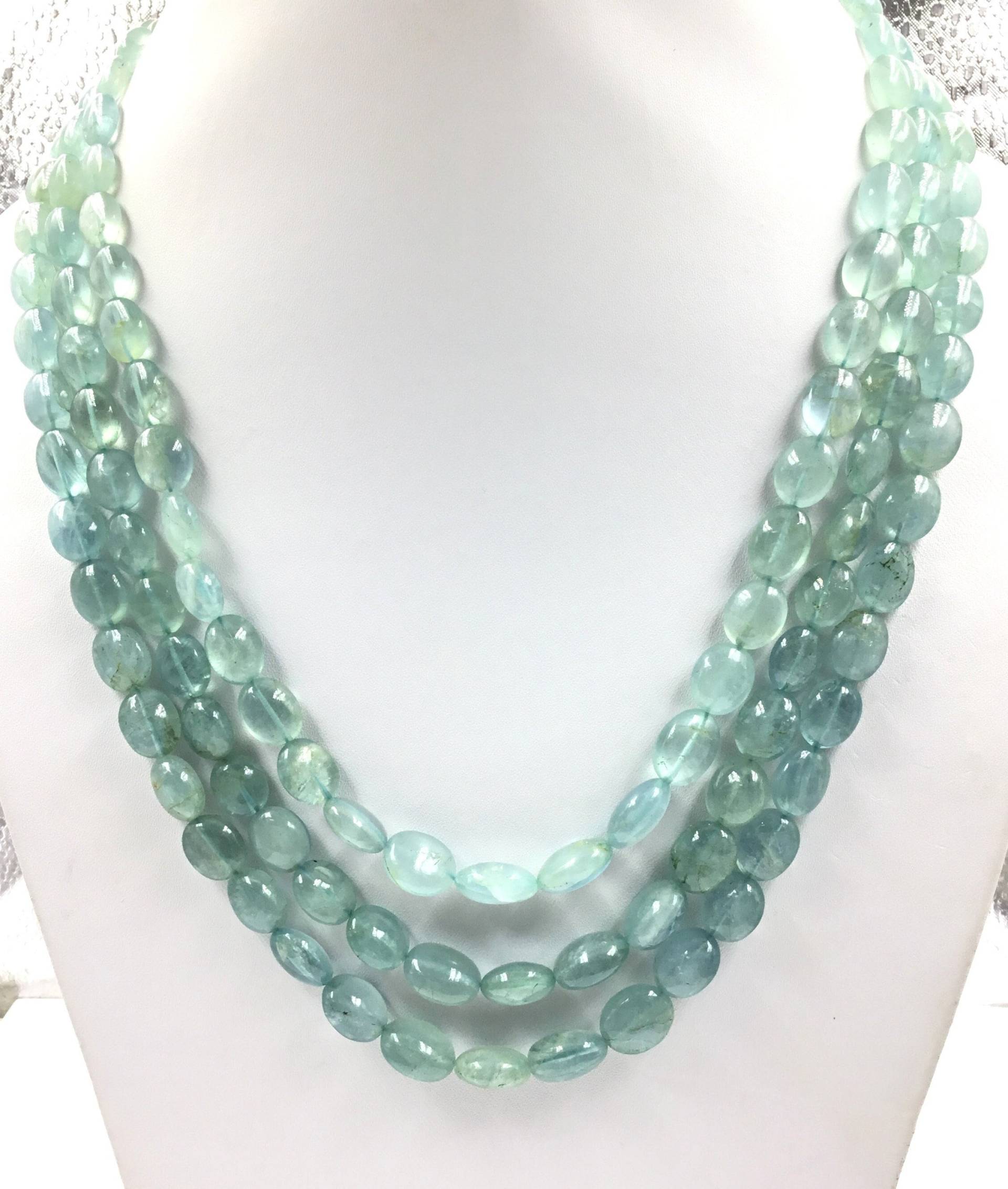 Natürliche Aquamarin Glatte Tumble Beads Edelstein Halskette von Prismaticgems