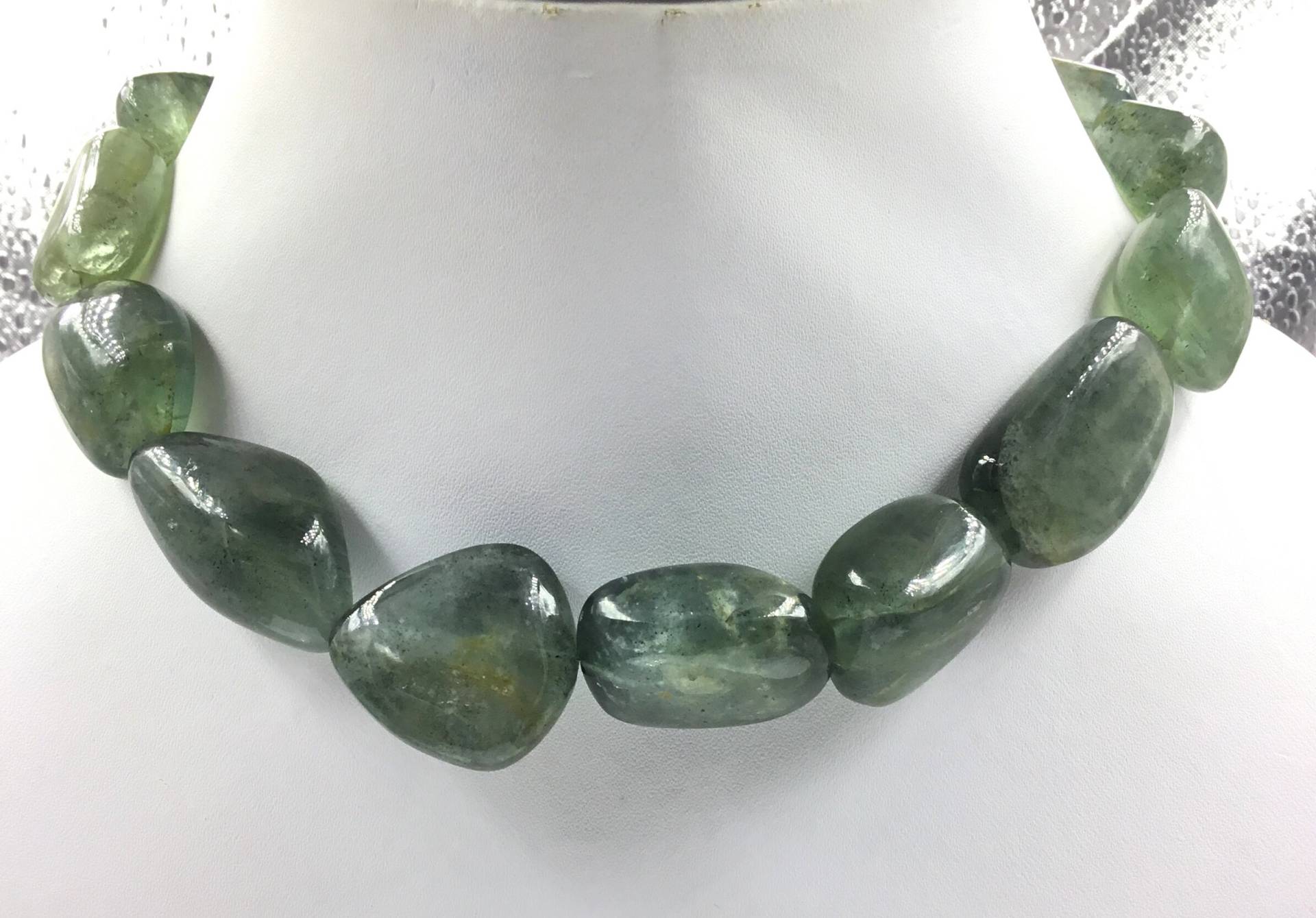 Natürliche Moos Aquamarin Glatte Tumble Beads Edelstein Halskette von Prismaticgems