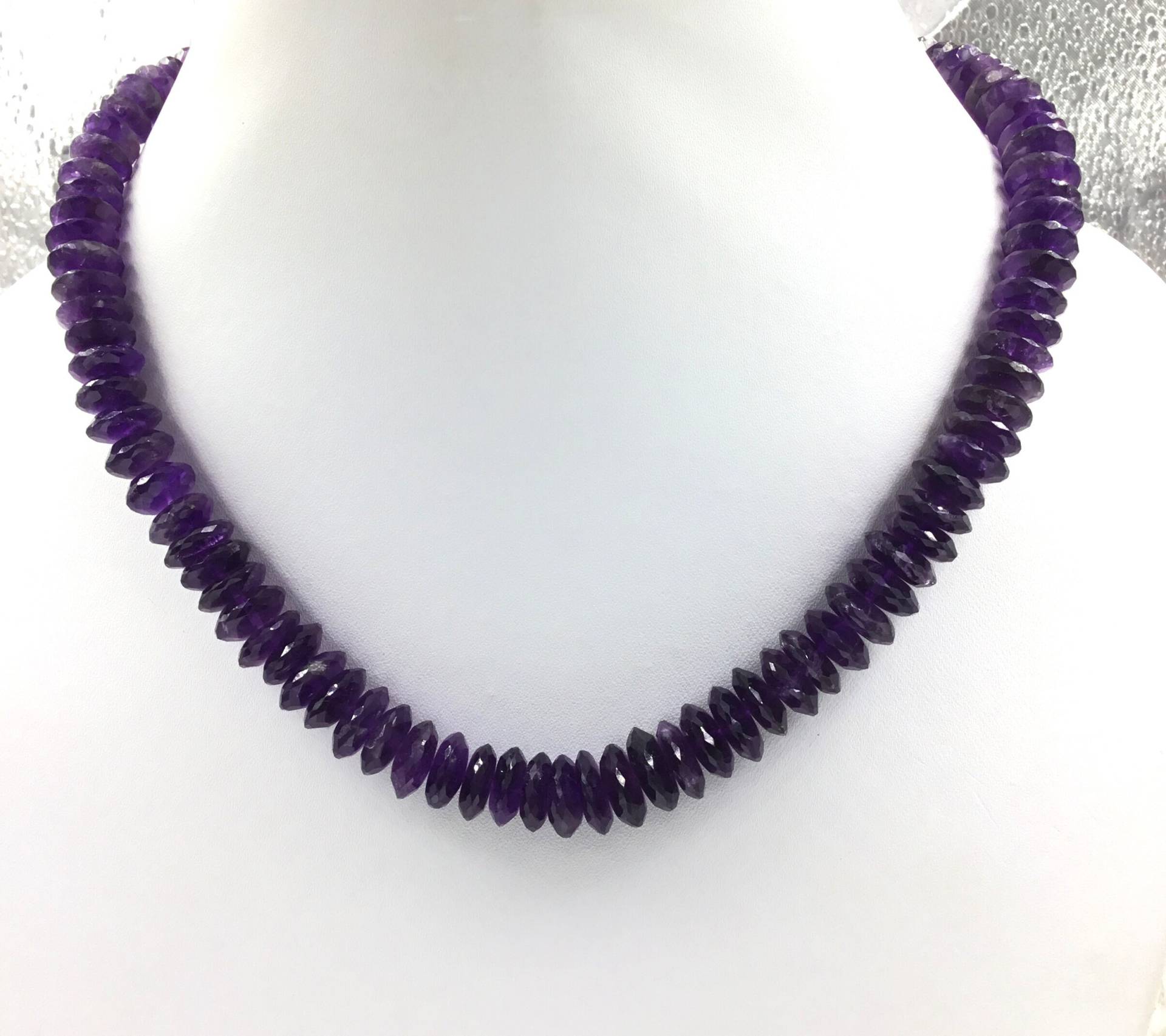 Natürlicher Amethyst Facettierte Reifenperlen Edelstein Halskette von Prismaticgems