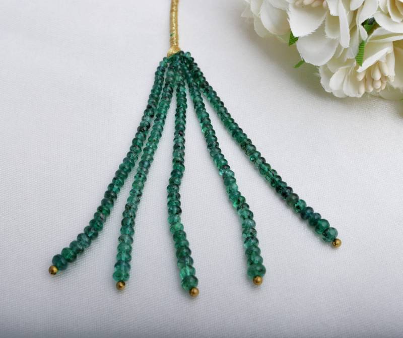 Zambian Smaragd Glatte Quaste Perlen Natürliche Edelstein Für Schmuck von Prismaticgems