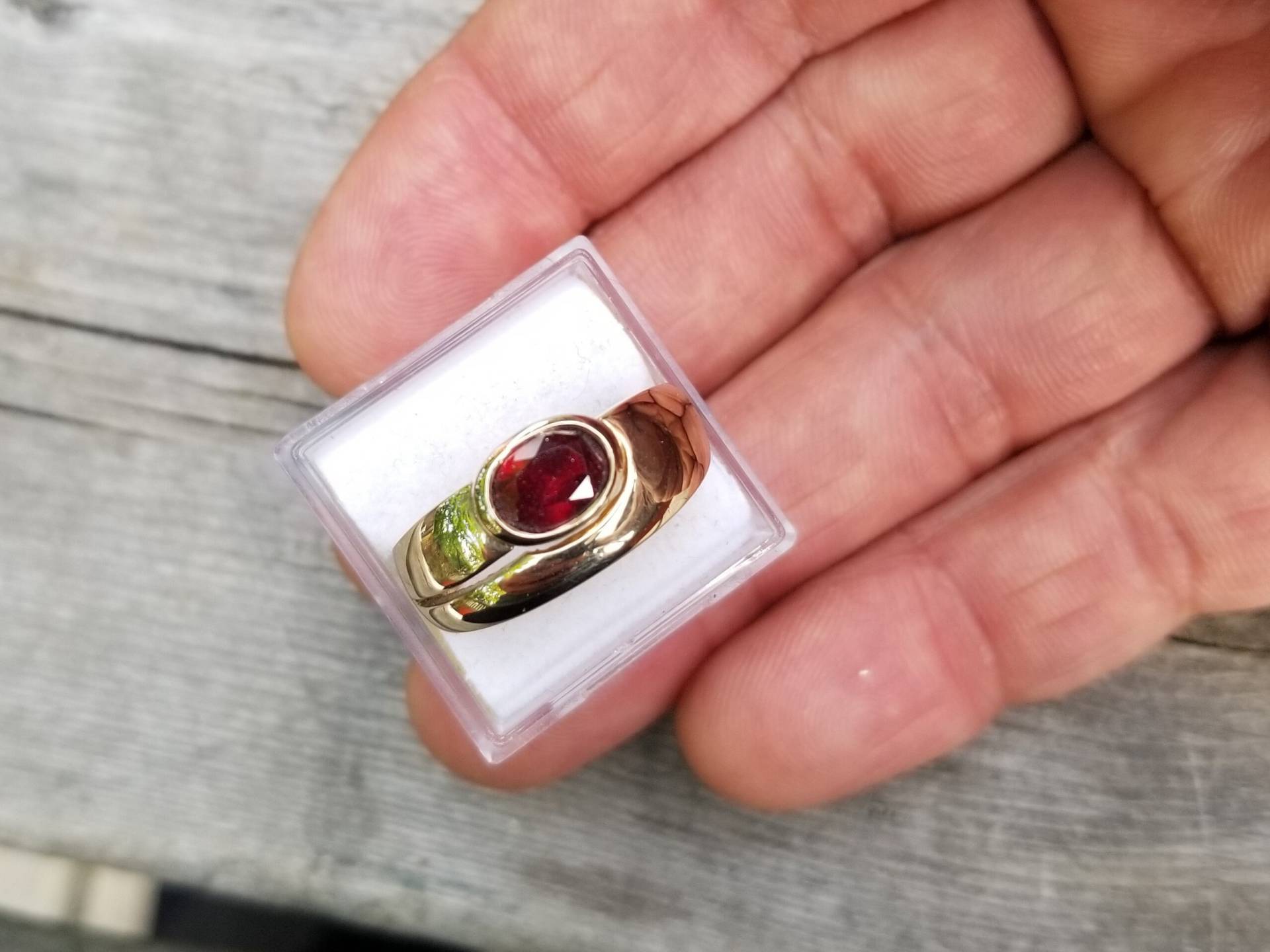 Blut Rot Spinell 14K Gelbgold Ring von PristineGemstones