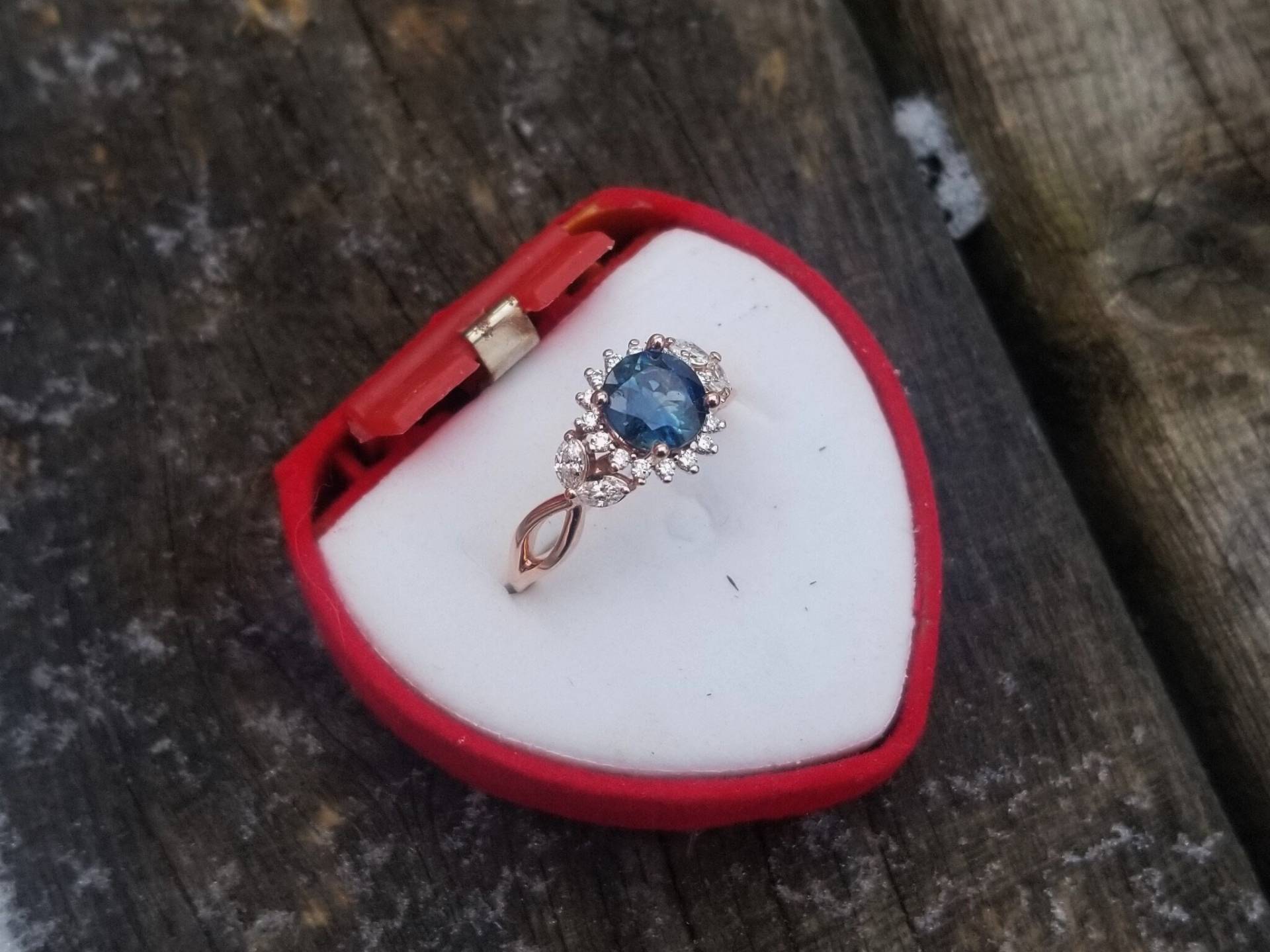 Saphir Verlobungsring Diamant Halo Ring Rund Blau Grün Gold Edelstein Jahrestag Geburtstag Schmuck Geschenk Für Sie von PristineGemstones