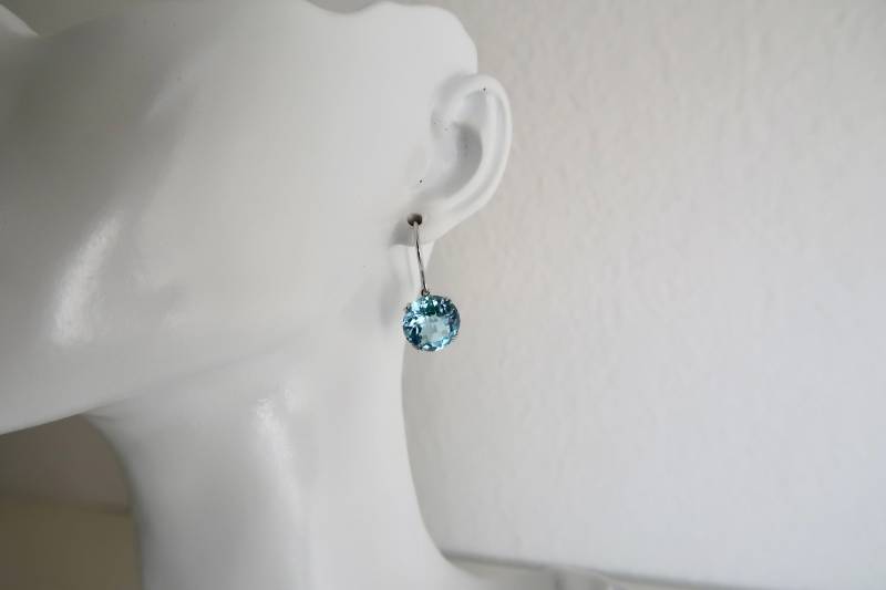 Blauer Topas 18K Weißgold Ohrringe Drop Down 9, 92Ct Rundschnitt von PristineTreasuresCH