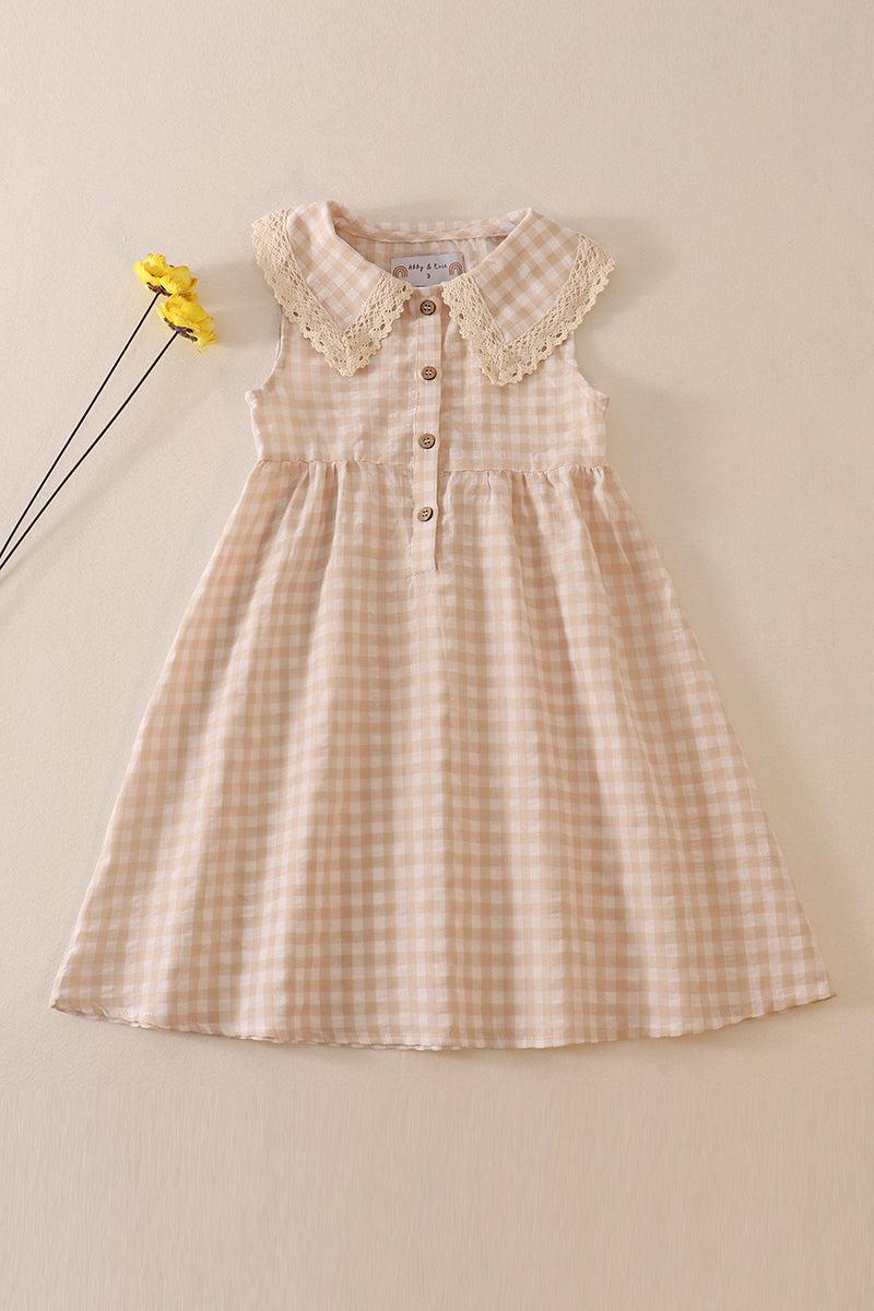 Blütenblatt & Pine Mädchen Boutique Creme Karierte Leinen Button-Down-Karierte Spitze Picknickkleid Passend Geschwister Runs Large von PristinelyPamperedTx