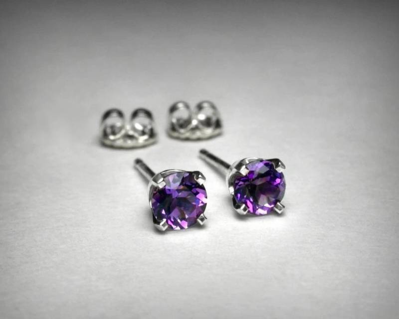 14K Echte Amethyst Ohrstecker, Solides Gold, Natürliche Aaa Edelsteine, Weißgold Oder Gelbgold, Februar Birthstone Geburtstagsgeschenk von PristinityJewelry