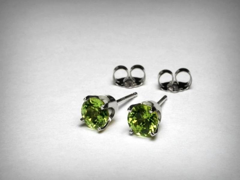 14K Echter Peridot Ohrstecker, Aaa Weiß Gelbgold, Schmuck, August Birthstone, Ohrring von PristinityJewelry