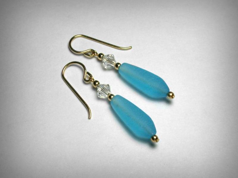 Blaue Seeglas Ohrringe, Kristall Tropfen Blau Baumeln, 14K Gelb Gold Filled Halskette Ohrringe Set von PristinityJewelry