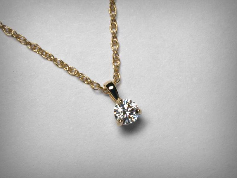 Diamant-Halsketten-Anhänger, Echter Diamant-Anhänger-Halskette, 14K Gelbgold Oder Weißgold Natürlicher Solitär-Diamant-Halsketten-Schmuck Martini von PristinityJewelry