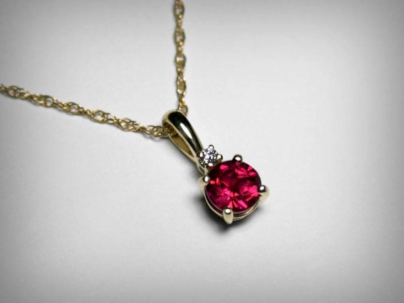 Simulierte Rubin Halskette, 14K, Echter Diamant, Nachahmung Anhänger, 14K Gelbgold Rot Juli Birthstone Geburtstag Natürliche Diamant Halskette von PristinityJewelry