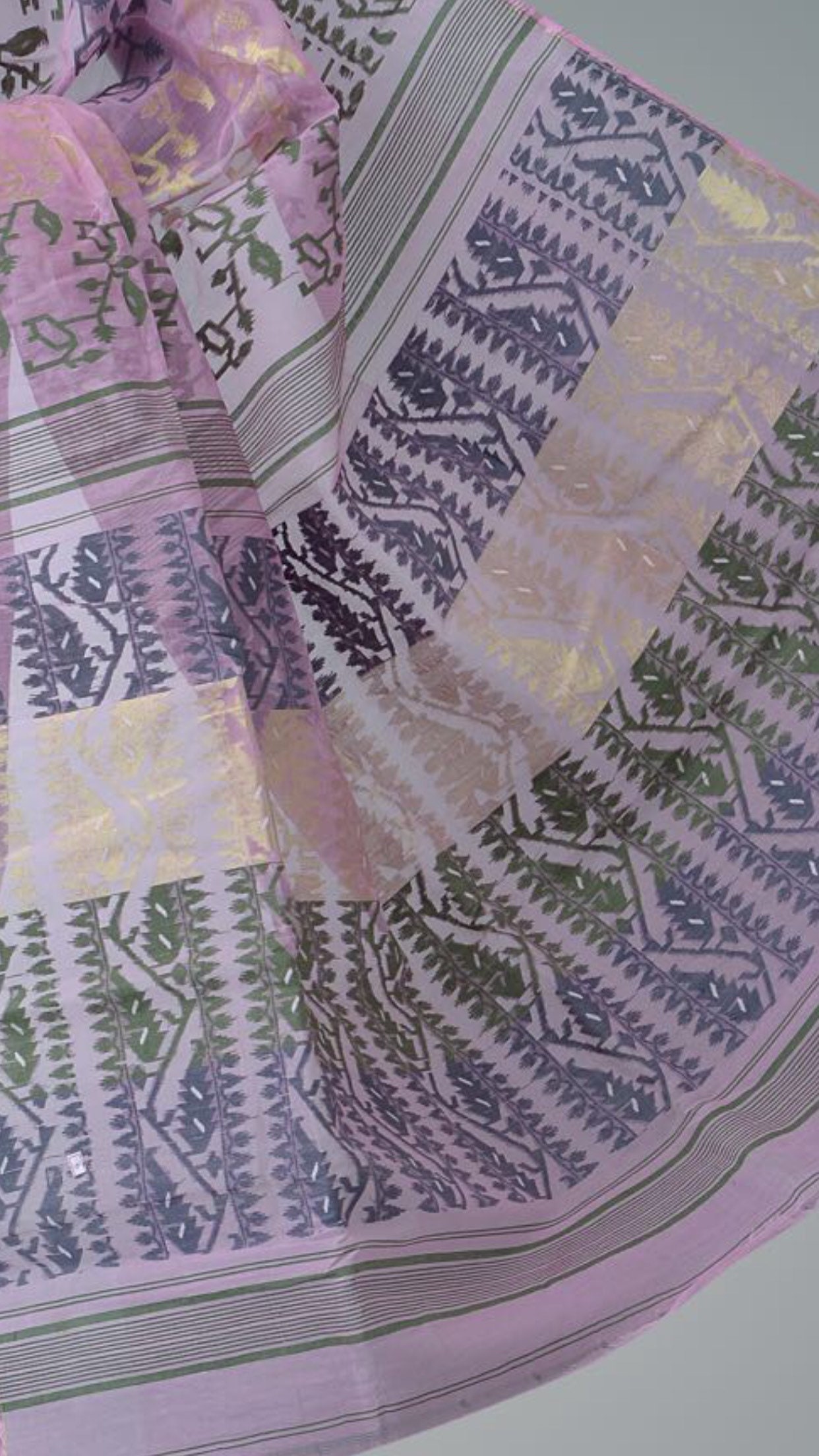 Dhakai Jamdani Muslin Saree Dhakai Jamdani Muslin Saree von Priyankajhacreations