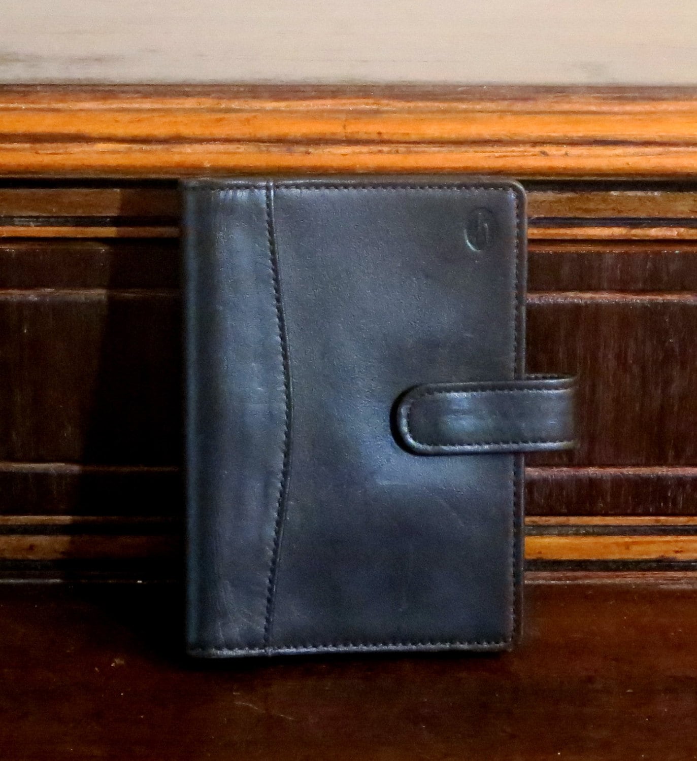 Sale Hartmann Passport Etui Mit Lasche Über Druckknopfverschluss Aus Schwarzem Leder - Vgc von ProVintageGear