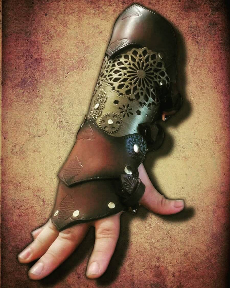 steampunk Fantasy Mittelalter Armstulpe Aus Leder steampunk Fantasy Mittelalter Armstulpe Aus Leder von ProgettoSteam