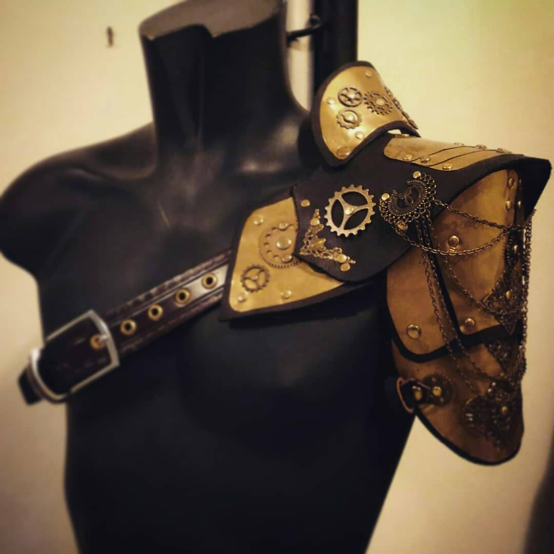 steampunk Fantasy Mittelalter Vampir-Panzerschulter Cosplay steampunk Fantasy Mittelalter Vampir-Panzerschulter Cosplay von ProgettoSteam