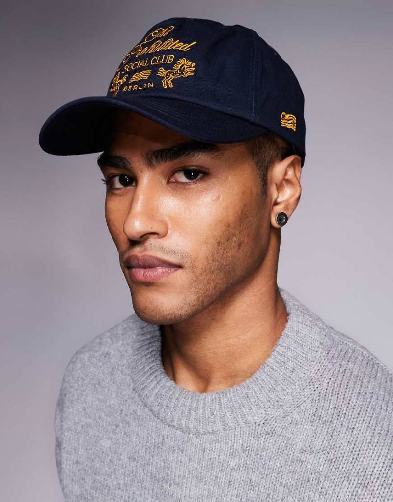 Prohibited - Clubhouse - Kappe in Marineblau mit Logo von Prohibited