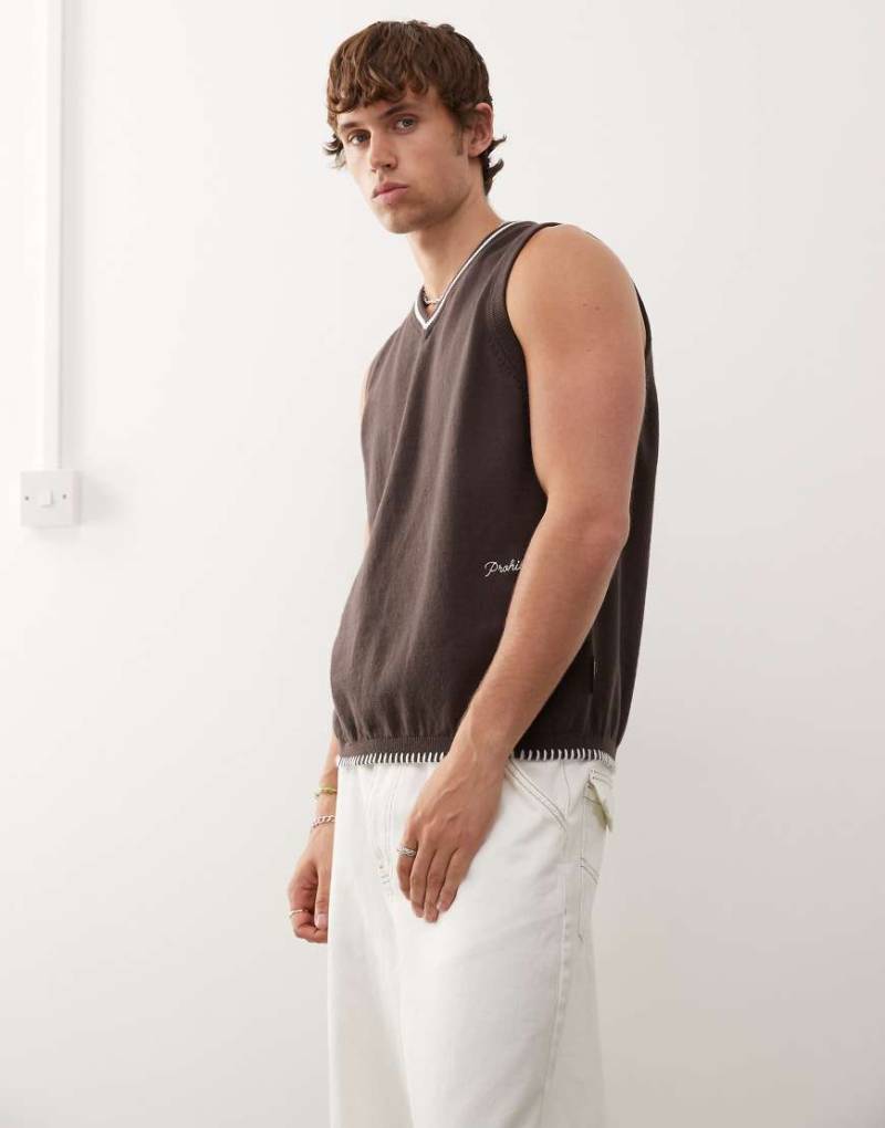 Prohibited - Gestricktes Trägershirt in Schokoladenbraun von Prohibited