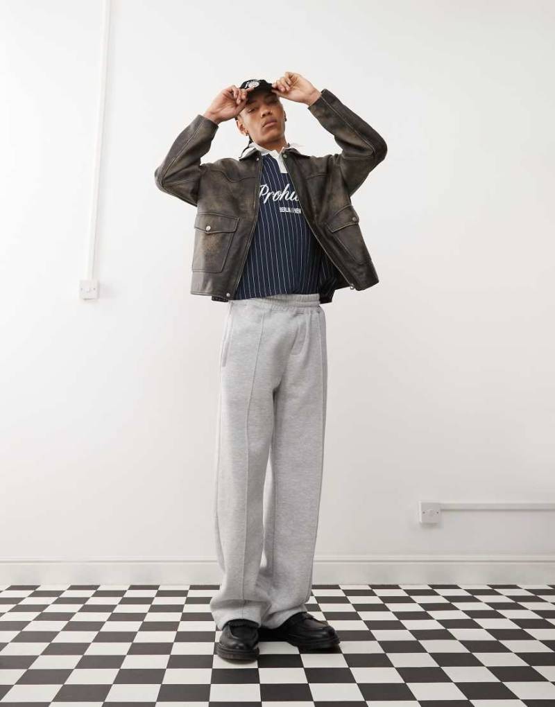 Prohibited - Jogginghose in Grau mit geradem Bein und Logo von Prohibited