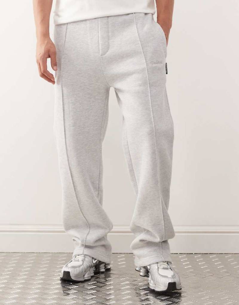 Prohibited - Locker geschnittene Oversize-Jogginghose in Grau mit Logo, 360 g/m² von Prohibited