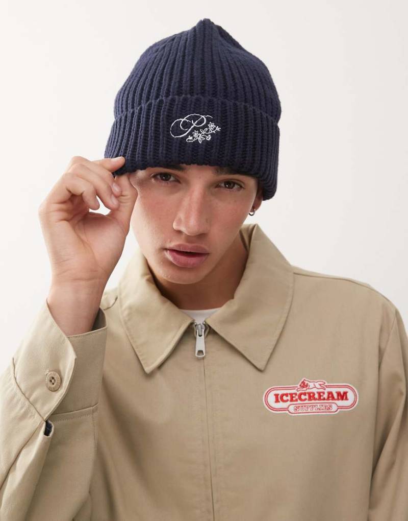 Prohibited - Strickmütze in Marineblau mit Logo von Prohibited