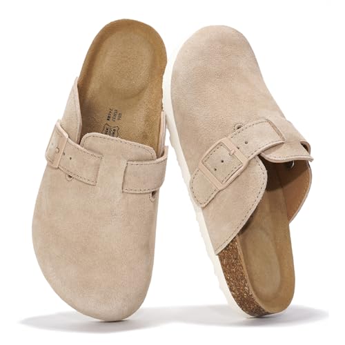 Project Cloud Echtes Leder-Fußbett-Clogs für Damen – Memory Foam Arch Support Hausschuhe für Frauen – Trendige Slip-Ons Damen Pantoletten & Clogs Sandalen (Benton), Sandfarbenes Wildleder, 43 EU von Project Cloud