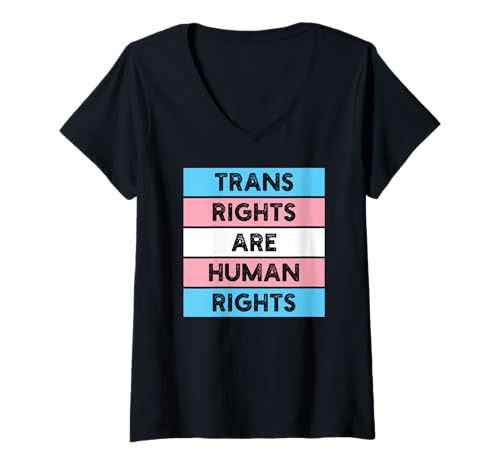 Damen Transrechte sind Menschenrechte schützen Transflagge Distressed T-Shirt mit V-Ausschnitt Damen Transrechte sind Menschenrechte schützen Transflagge Distressed T-Shirt mit V-Ausschnitt von Protect Trans Rights Equality LGBTQ+ Designs