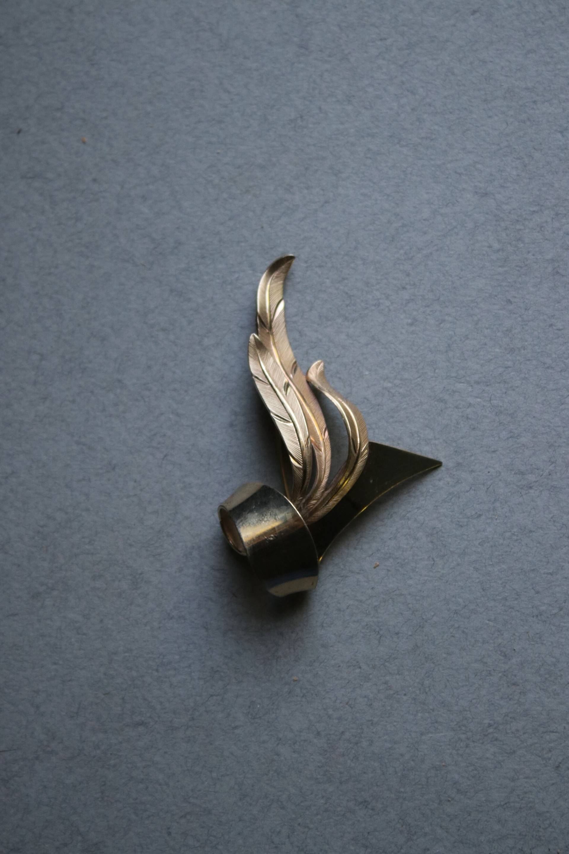 Danecraft 12 Karat Gold-Gefüllte Brosche Danecraft 12 Karat Gold-Gefüllte Brosche von ProvoquerlaCuriosite