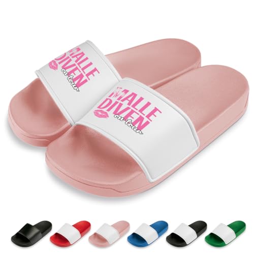 Malle Diven on Tour Badelatschen | Slipper | Schlappen | Hausschuhe | Pantoletten | Unisex | Malle | JGA | Geschenkidee | rutschfest | Rosa | Größe 38 von Prozente Momente