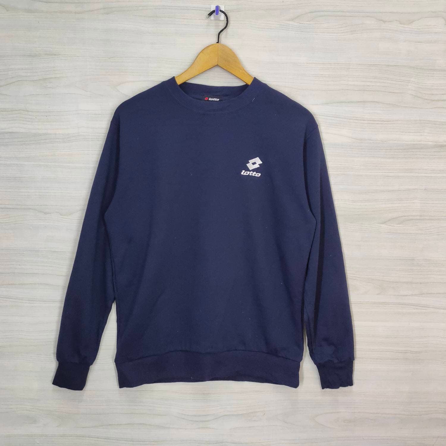 Lotto Sweatshirt Crewneck Medium Vintage Stickerei Logo Pullover Marineblau Damen Größe M von PsVintageStore