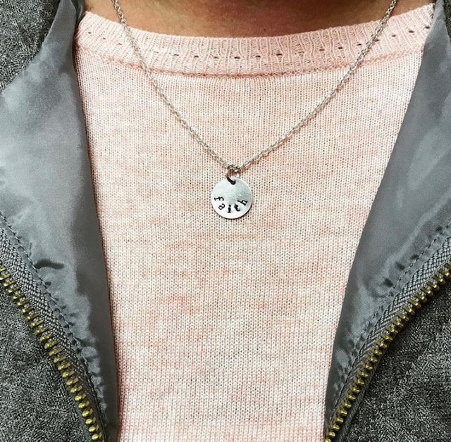 Wortkette | Messing Anhänger Ermutigung Schmuck Personalisierte Charm Kette Geschenk Für Sie Wortkette | Messing Anhänger Ermutigung Schmuck Personalisierte Charm Kette Geschenk Für Sie von Psalm91Studio