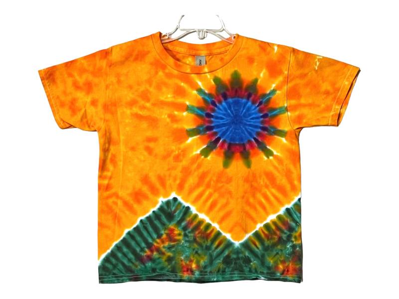 Tie Dye Kinder Shirt | Scarlet>Fire Jugendgrößen 2-4T Xs 6-8 Kleine 10-12 Mittel 14-16 Große 18-20 Xl Dankbarer Tod Handgefertigte Kleidung Tie Dye Kinder Shirt | Scarlet>Fire Jugendgrößen 2-4T Xs 6-8 Kleine 10-12 Mittel 14-16 Große 18-20 Xl Dankbarer Tod Handgefertigte Kleidung von PsychedelicCircus