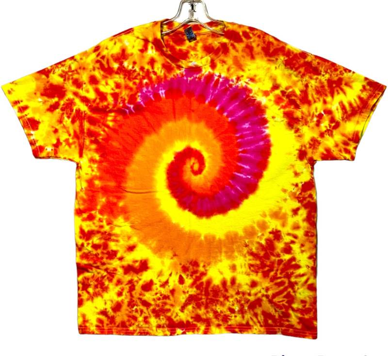 Sonnenblume Spiral Batik Kinder Shirt Handgefertigtes Baumwoll T-Shirt von PsychedelicCircus