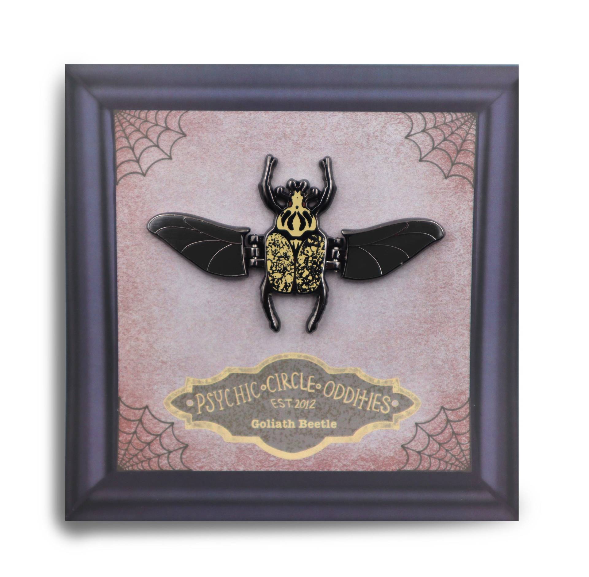 Beweglicher Flügel - Goliath Käfer Emaille Pin von PsychicCircle