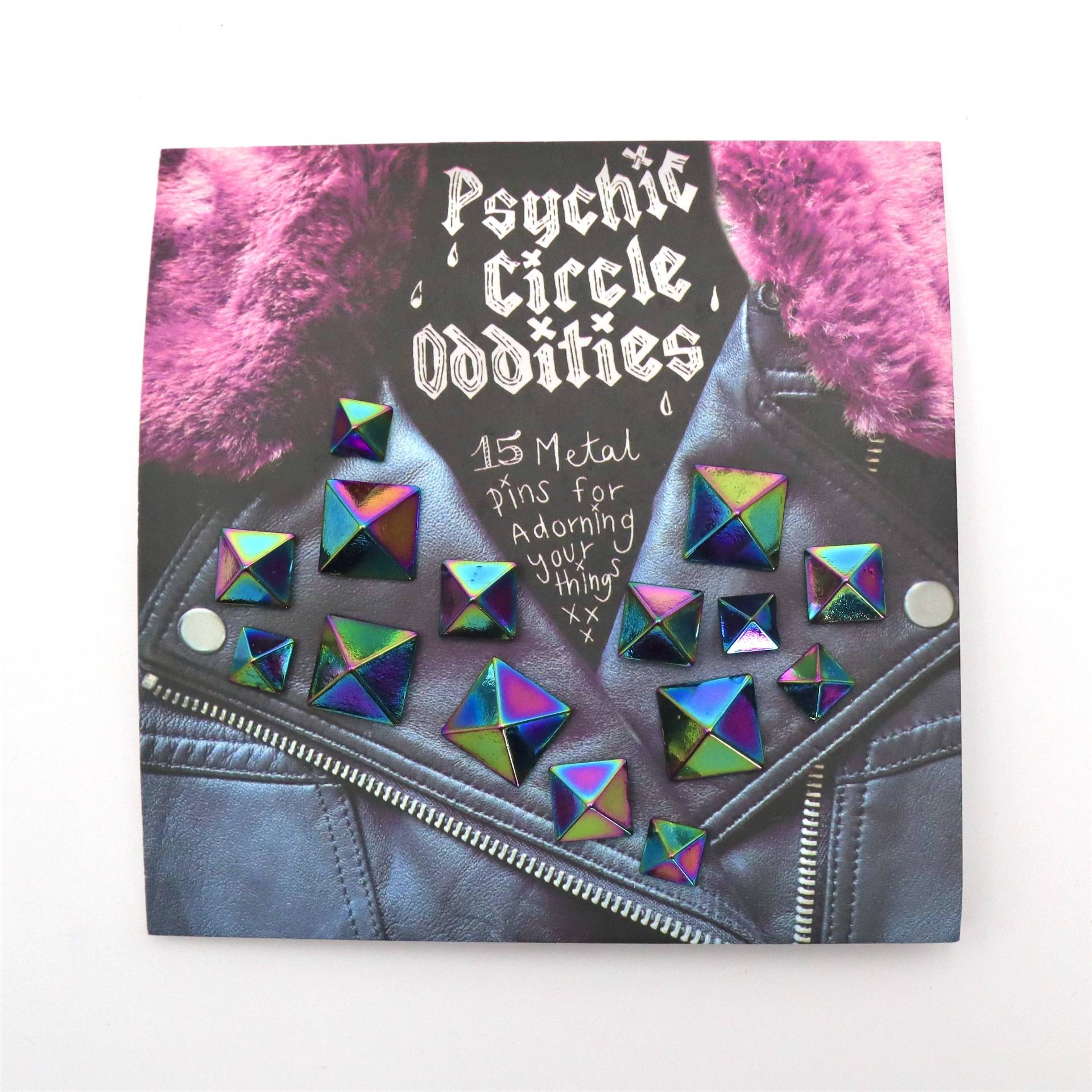 Regenbogenfarbenes Pyramiden Metall Ohrstecker Pin Set - 15 Stück Tolles Geschenk von PsychicCircle