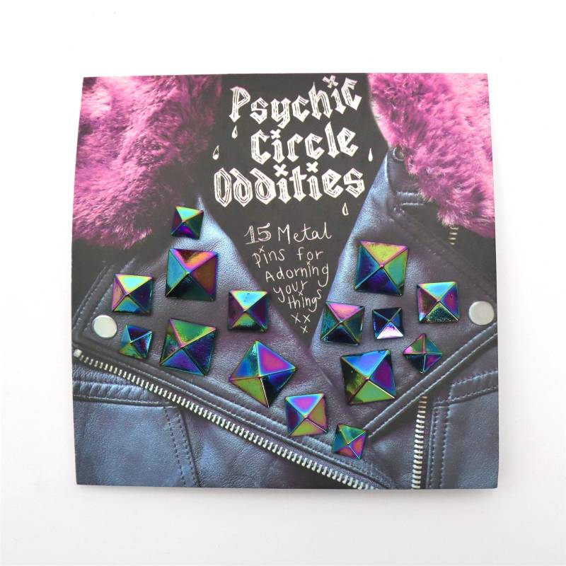 Regenbogenfarbenes Pyramiden Metall Ohrstecker Pin Set - 15 Stück Tolles Geschenk von PsychicCircle