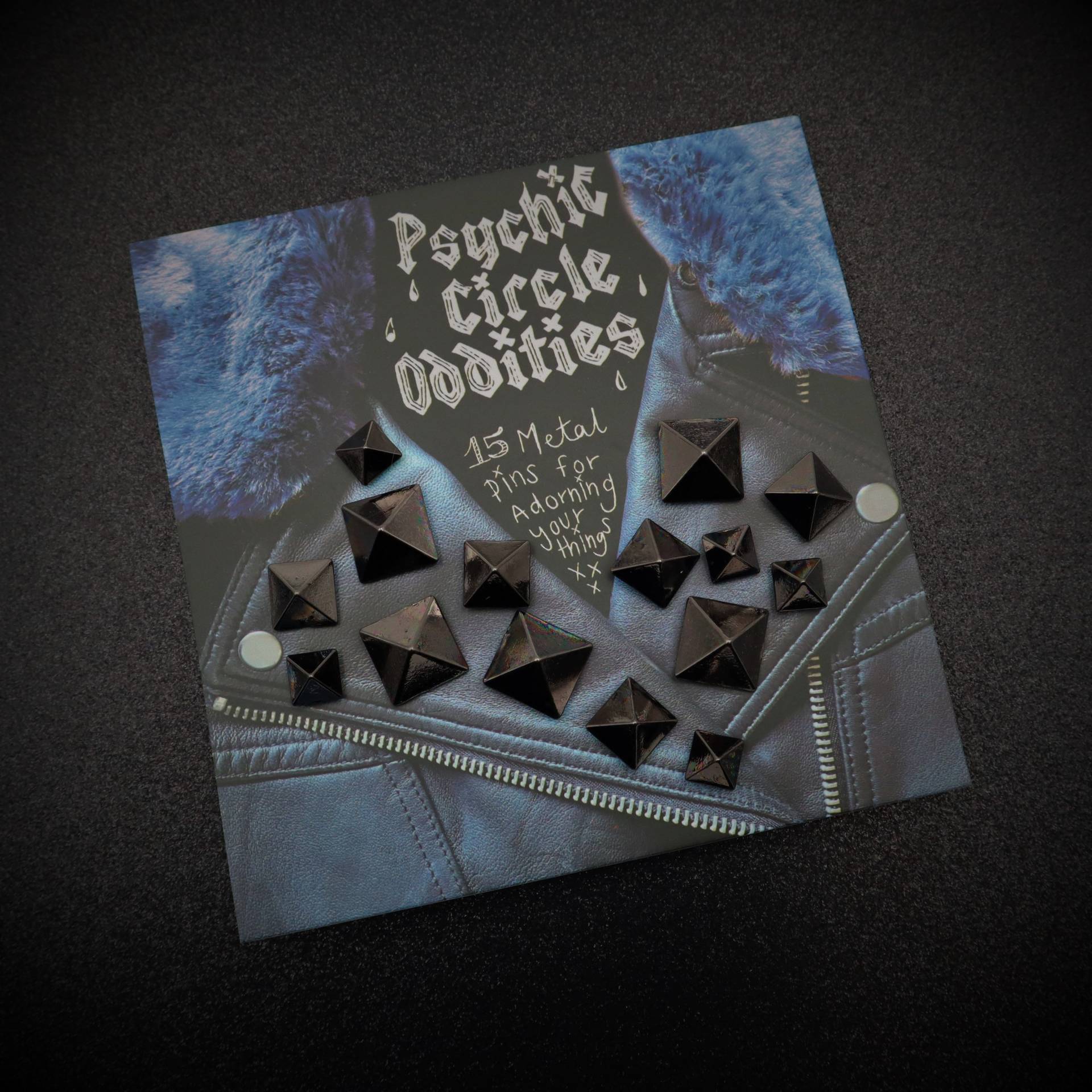 Schwarzes Pyramiden Metall Ohrstecker Pin Set - 15 Stück Tolles Geschenk von PsychicCircle