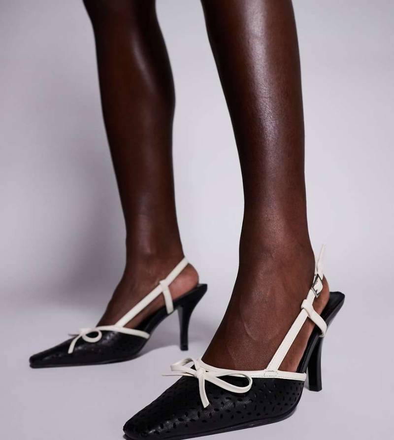 Public Desire Wide Fit - Alchemy - Absatzschuhe in Creme und Schwarz mit Fersenriemen, lasergeschnittenem Design und Schleife-Weiß von Public Desire Wide Fit