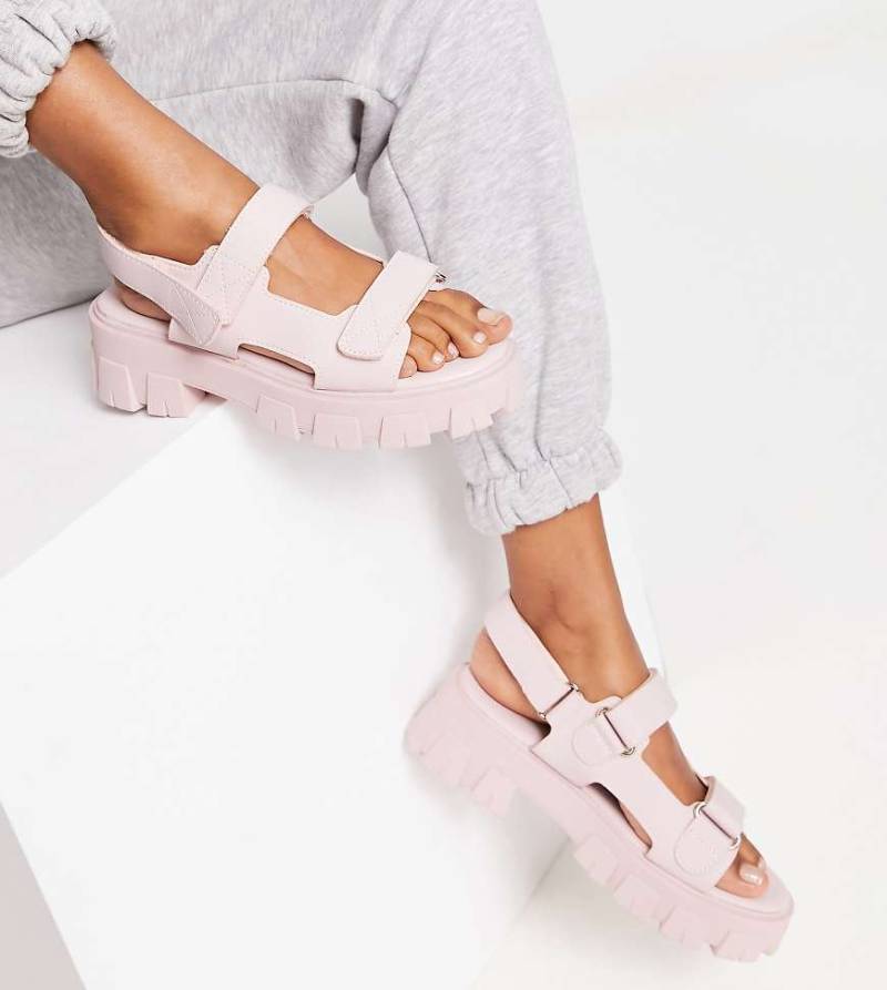 Public Desire Wide Fit - Brighton - Sandalen in Babyrosa mit dicker Sohle, weite Passform von Public Desire Wide Fit