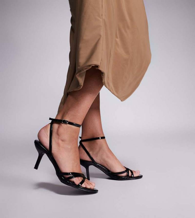 Public Desire Wide Fit - Juliette - Riemchen-Sandaletten in Schwarz mit Absatz, weite Passform von Public Desire Wide Fit