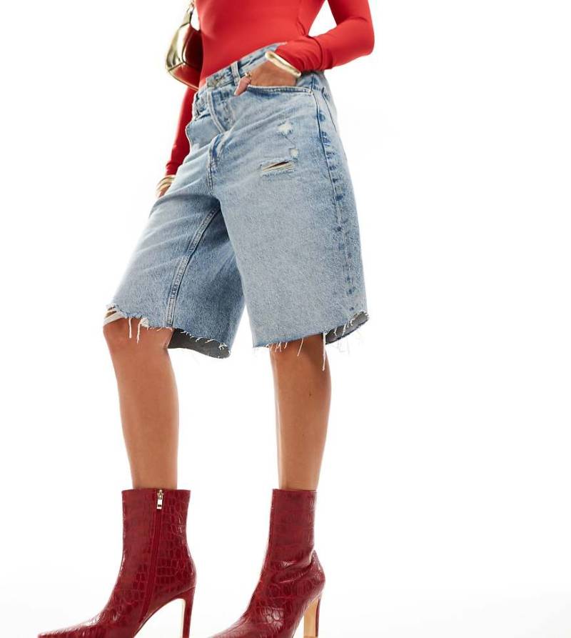 Public Desire Wide Fit - Polaris - Ankle-Boots in Rot mit eckiger Zehenpartie und Absatz, weite Passform von Public Desire Wide Fit