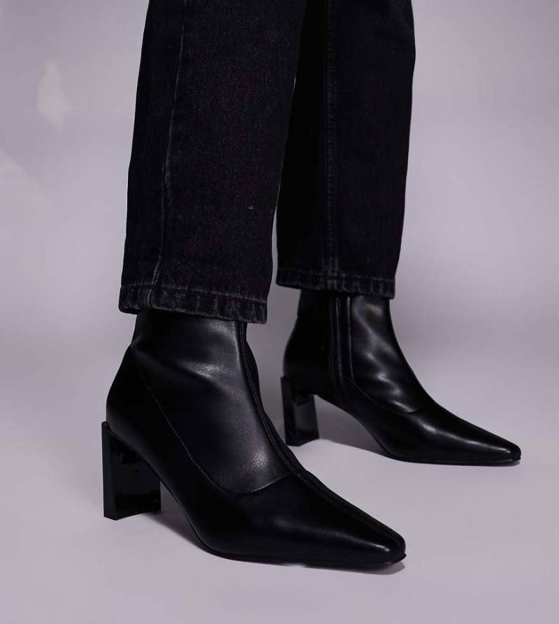 Public Desire Wide Fit - Robert - Stiefeletten in Schwarz mit Absatz, weite Passform von Public Desire Wide Fit