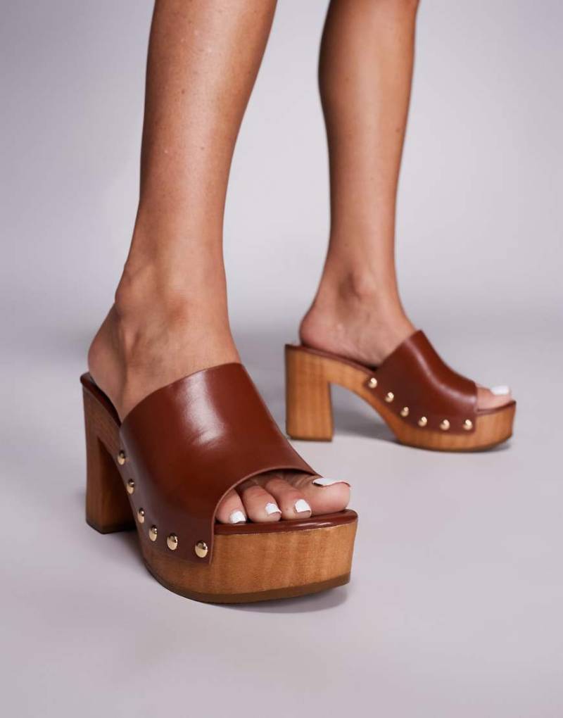 Public Desire - Dutchie - Mules-Sandalen in Hellbraun von Public Desire