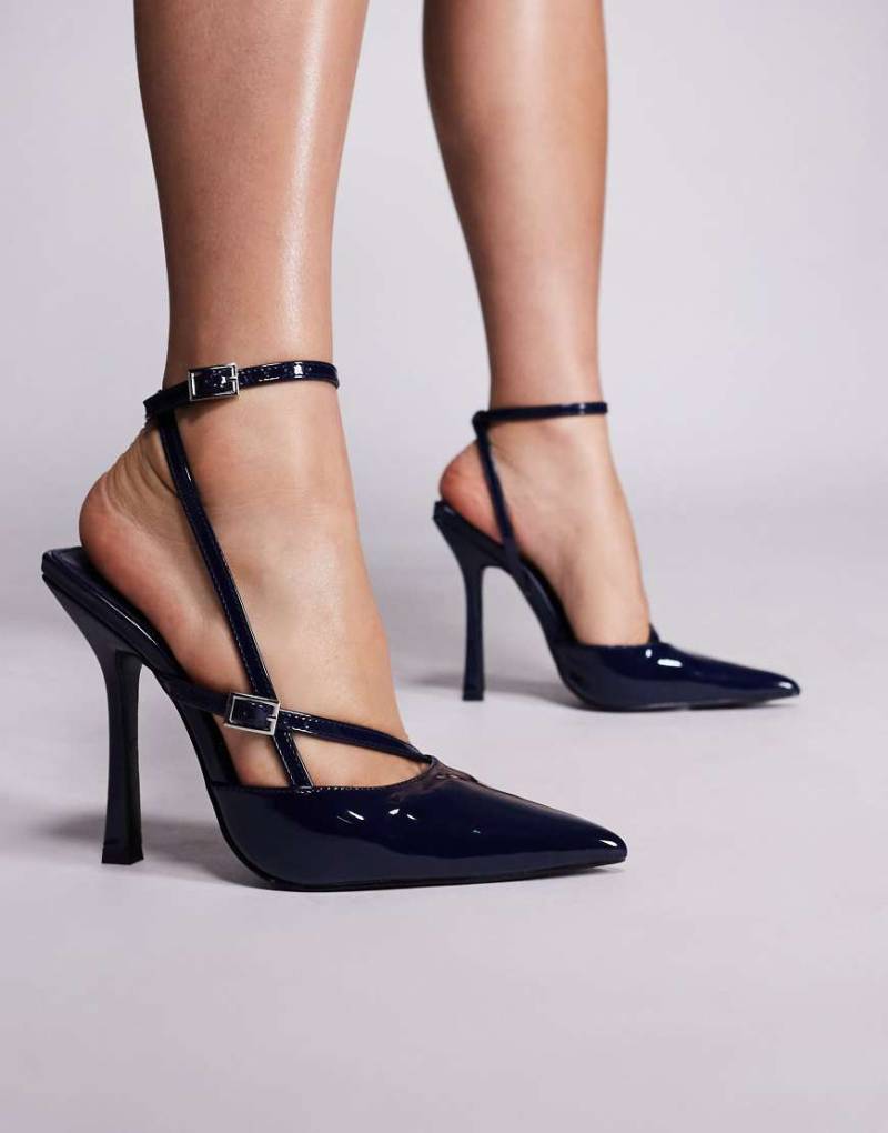 Public Desire - Idol - Spitze Absatzschuhe in marineblauer Lackoptik von Public Desire