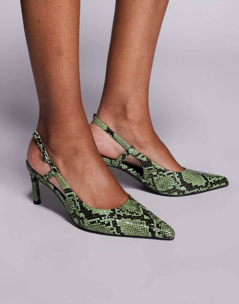 Public Desire - Salsa - Slingback-Schuhe in Grün mit Schlangenhautmuster und Kitten-Absatz von Public Desire