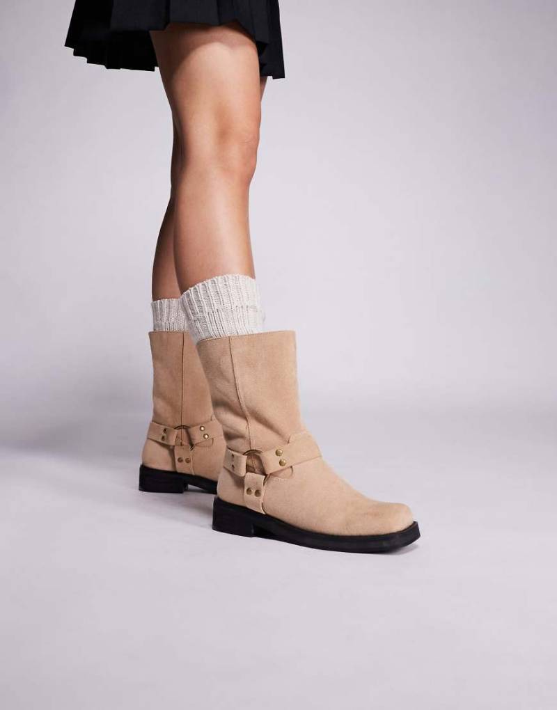 Public Desire - Sienna - Bikerstiefel aus Wildlederimitat in Sand-Neutral von Public Desire