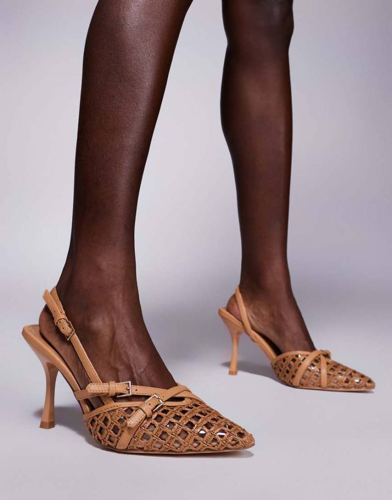 Public Desire - Smooch - Geflochtene Absatzschuhe in Hellbraun mit Fersenriemchen von Public Desire