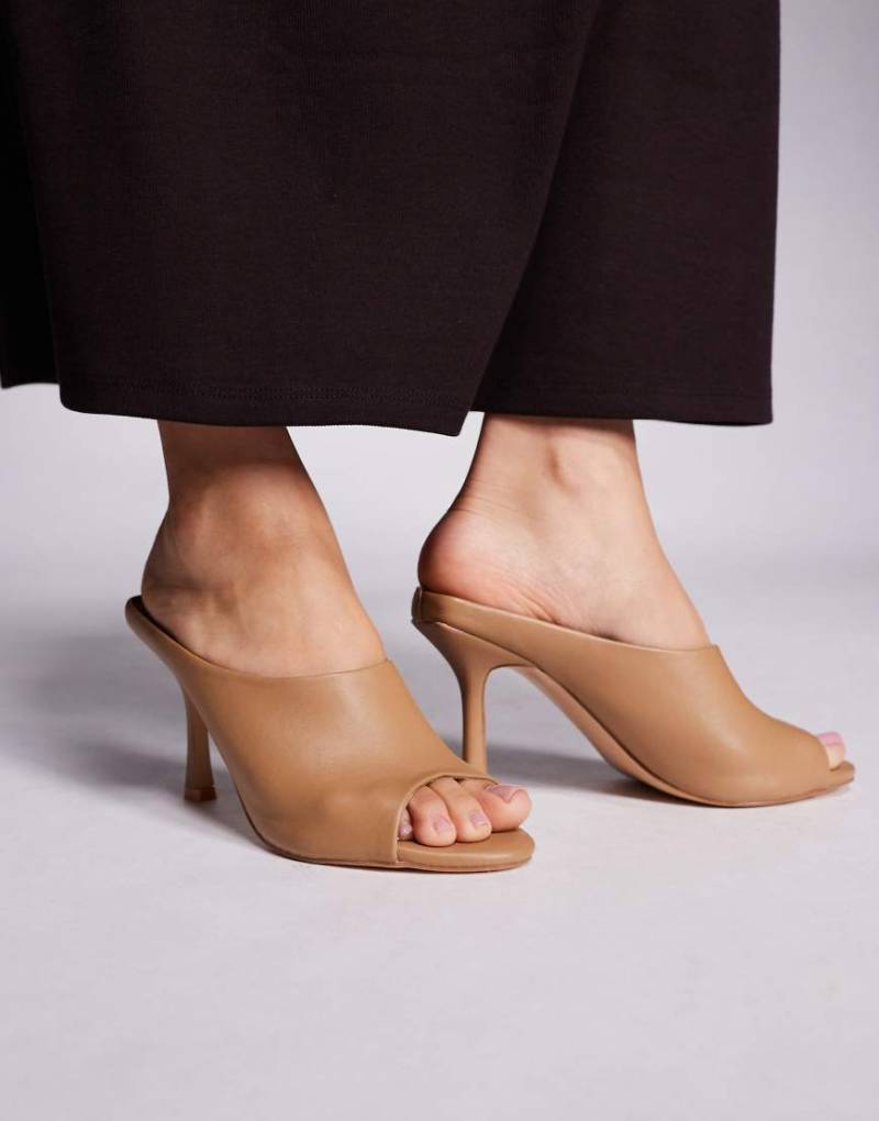 Public Desire - Sriach - Mules in Toffee mit Absatz-Braun von Public Desire
