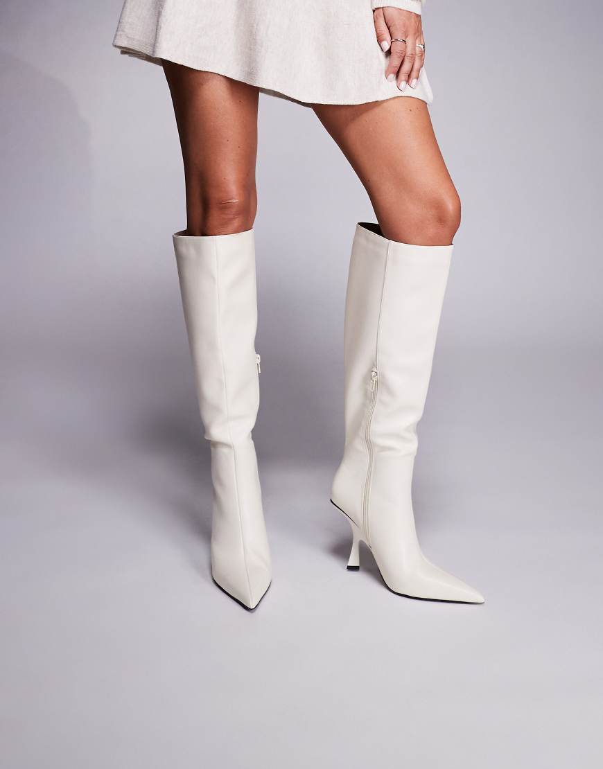 Public Desire - Third Date - Kniehohe Stiefel in Weiß mit hohem Absatz von Public Desire