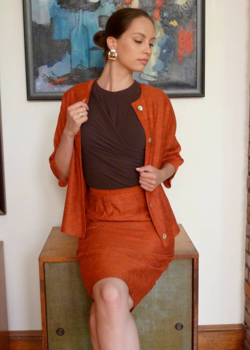 1960Er Jahre Leinen-Leinen-Kleideranzug Orange-Brauner Tweed, Dolman-Ärmel 1960Er Jahre Leinen-Leinen-Kleideranzug Orange-Brauner Tweed, Dolman-Ärmel von PublicCoutureLtd