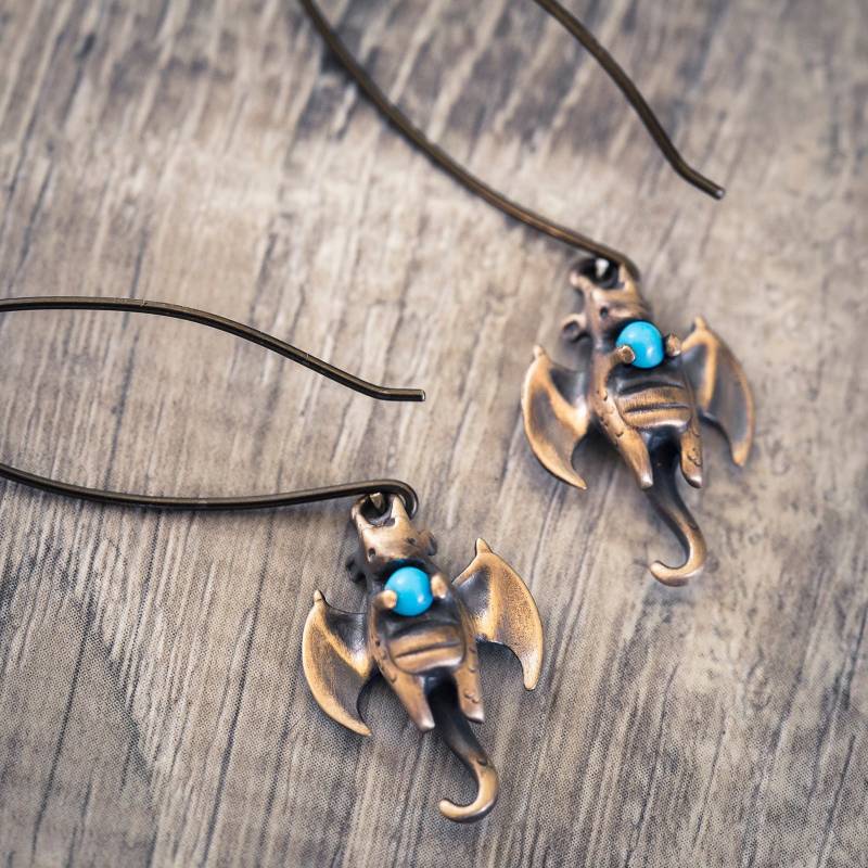 Baby Drachen Ohrringe Die Süßesten Handgemachten Drachenohrringe Mit Einem Echten Edelstein Ihrer Wahl in Sterling Silber Oder Bronze von PuccoonRaccoon