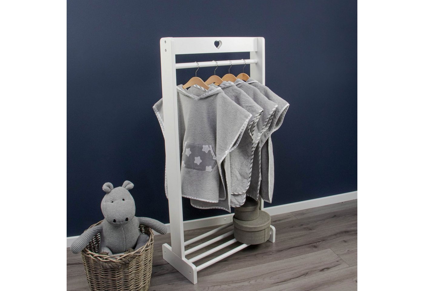 Puckdaddy GmbH Badeponcho Finja 57x84cm mit Kapuze und Sterne-Muster in Grau Puckdaddy GmbH Badeponcho Finja 57x84cm mit Kapuze und Sterne-Muster in Grau von Puckdaddy GmbH